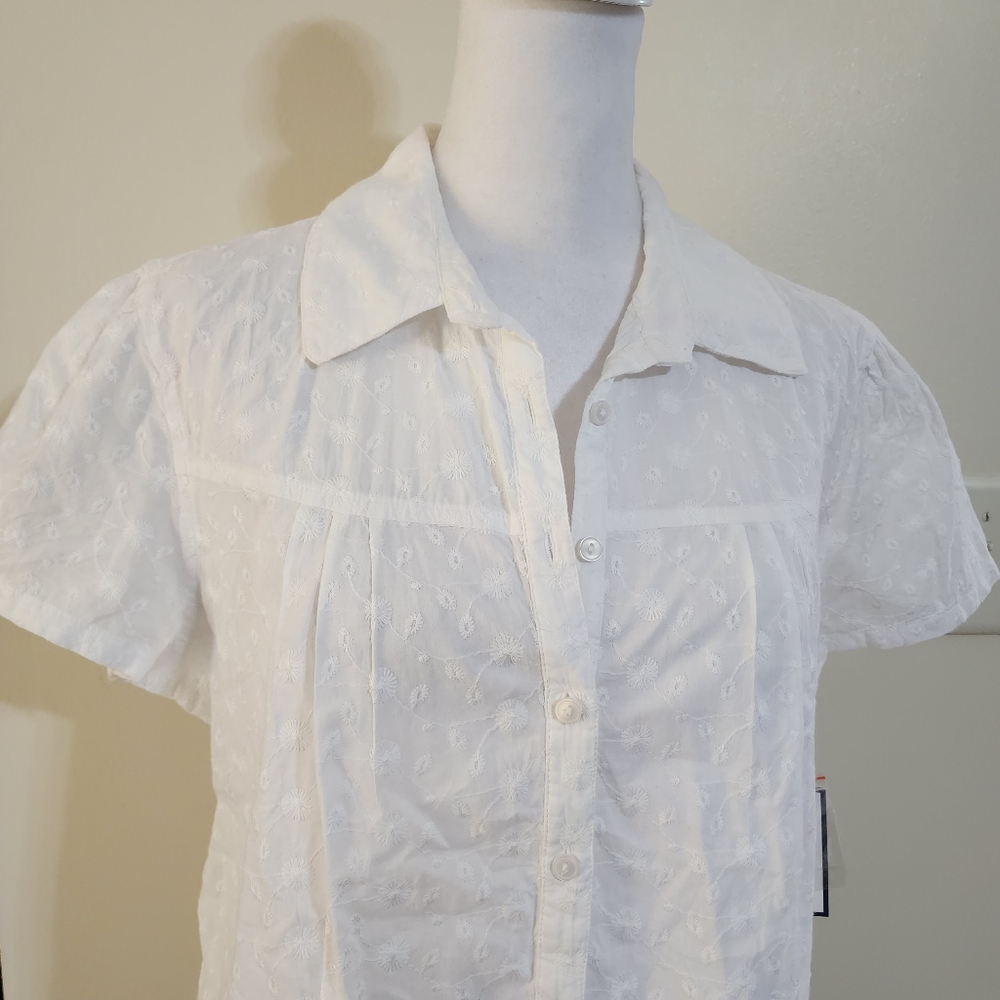 NWT 100% Cotton Floral Eyelet Lace White Button-up Top Women's Size M